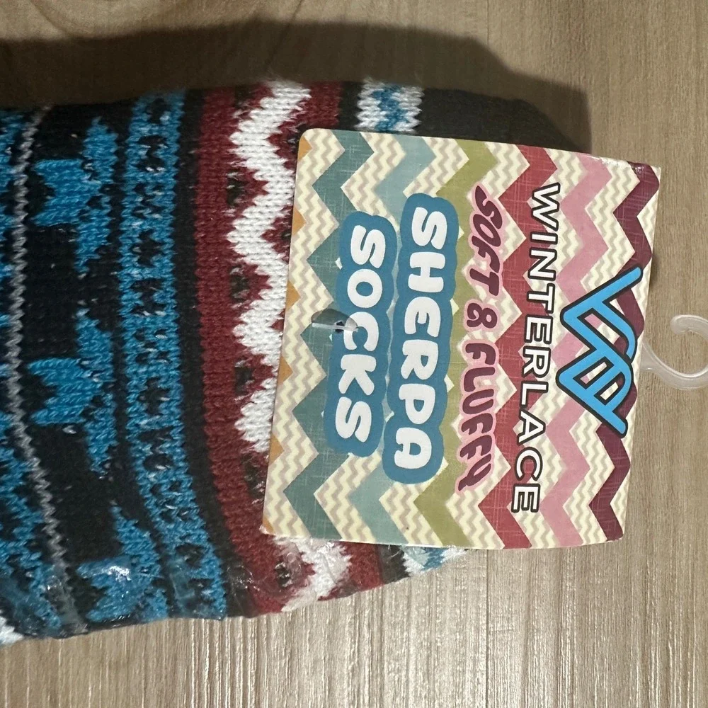 Winterlace Sherpa Socks Soft‎ & Fluffy Two Pair Snowflake Cabin Socks